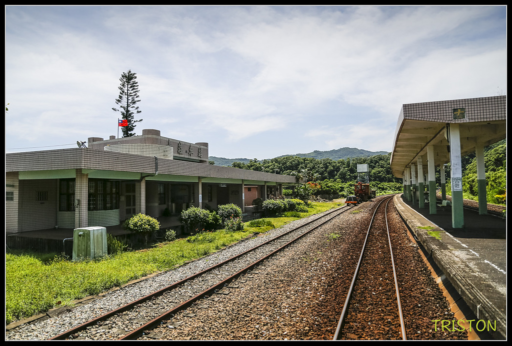 _H1A8260.jpg - 20171004 3671次藍皮普通車+鎮安車站