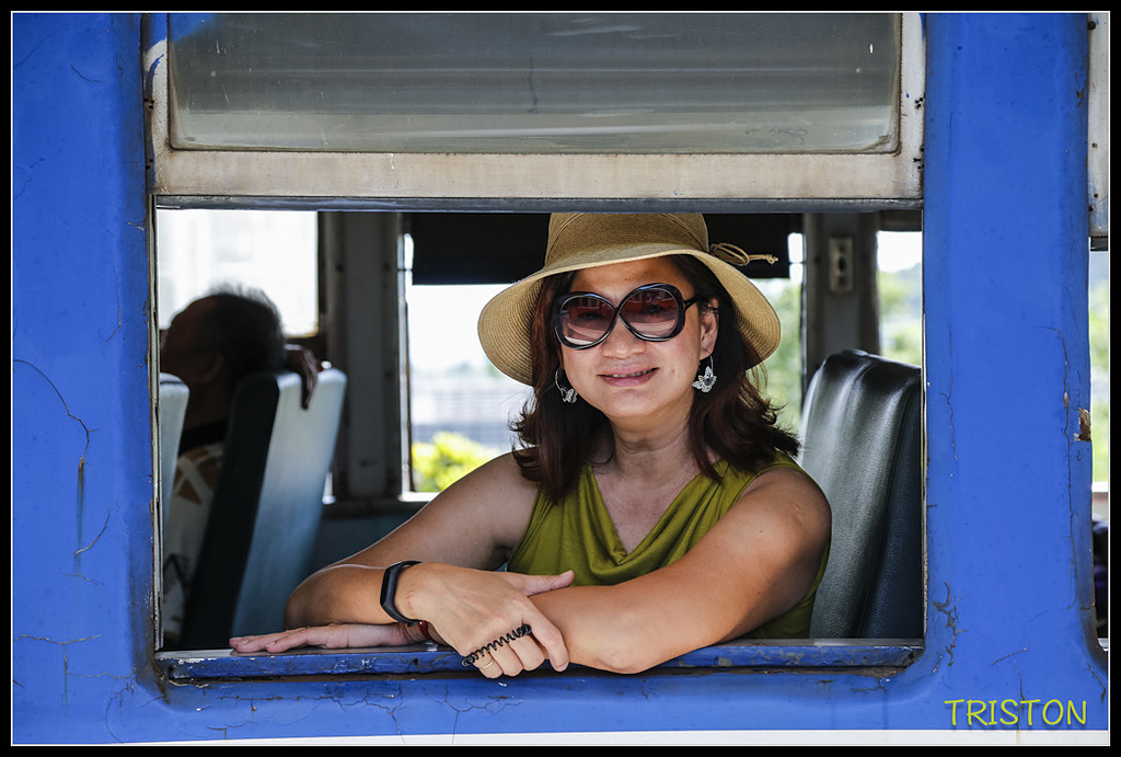 _H1A8289.jpg - 20171004 3671次藍皮普通車+鎮安車站