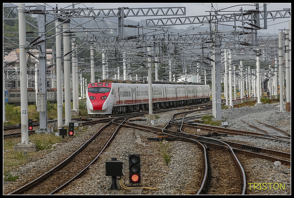 _H1A8513.jpg - 20171004 3671次藍皮普通車+鎮安車站