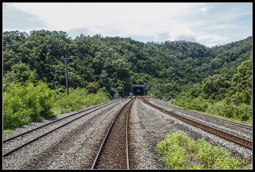 _H1A8255.jpg - 20171004 3671次藍皮普通車+鎮安車站