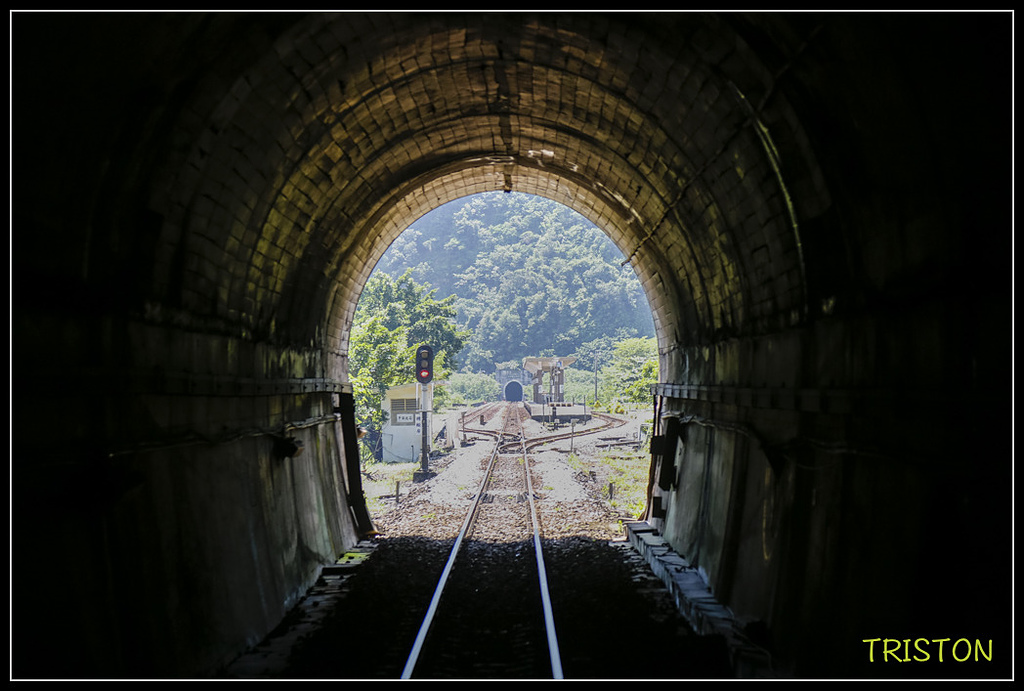 _H1A8363.jpg - 20171004 3671次藍皮普通車+鎮安車站