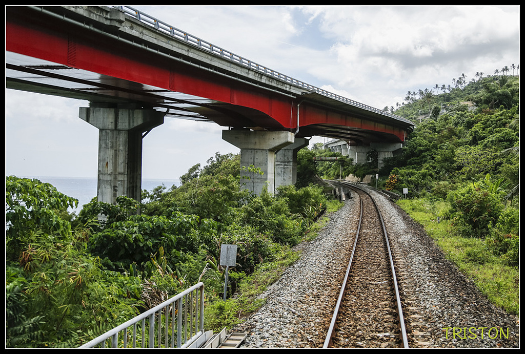 _H1A8421.jpg - 20171004 3671次藍皮普通車+鎮安車站