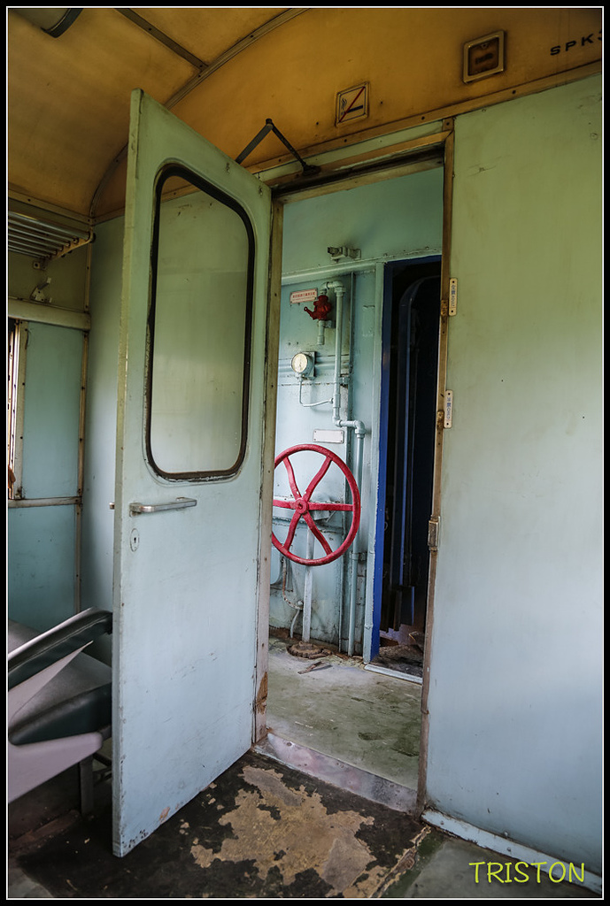 _H1A8438.jpg - 20171004 3671次藍皮普通車+鎮安車站