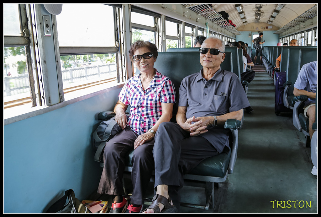 _H1A8119.jpg - 20171004 3671次藍皮普通車+鎮安車站