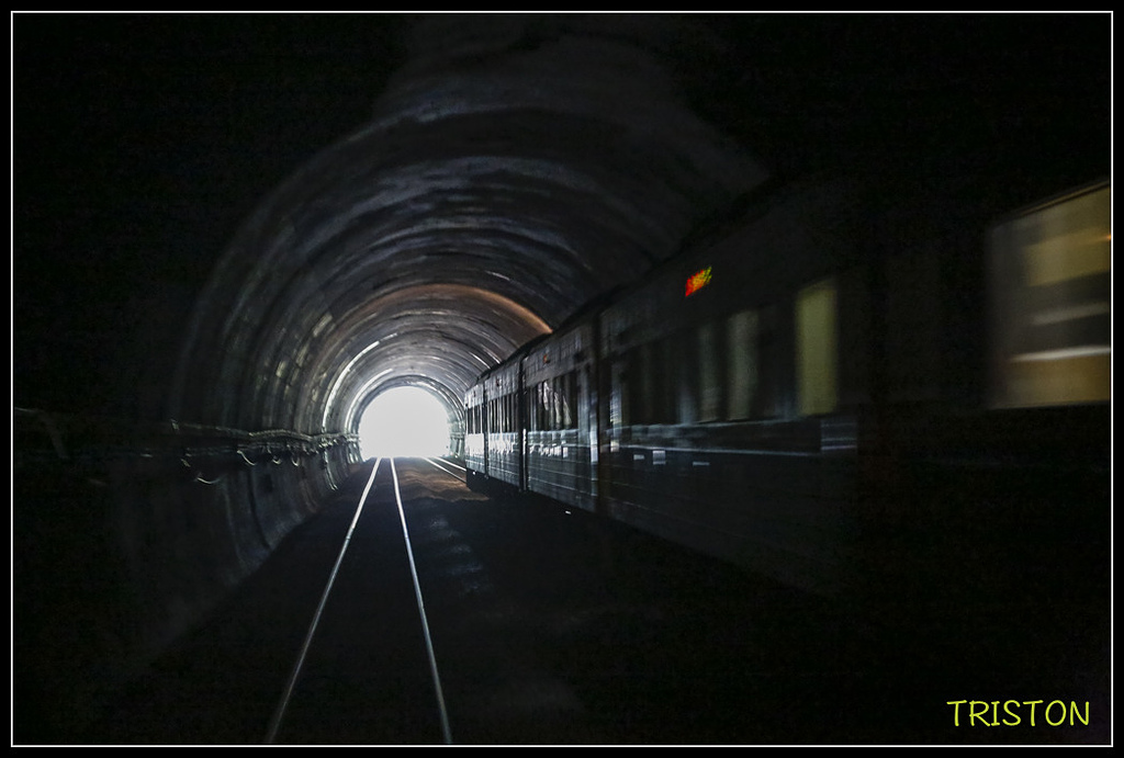 _H1A8235.jpg - 20171004 3671次藍皮普通車+鎮安車站