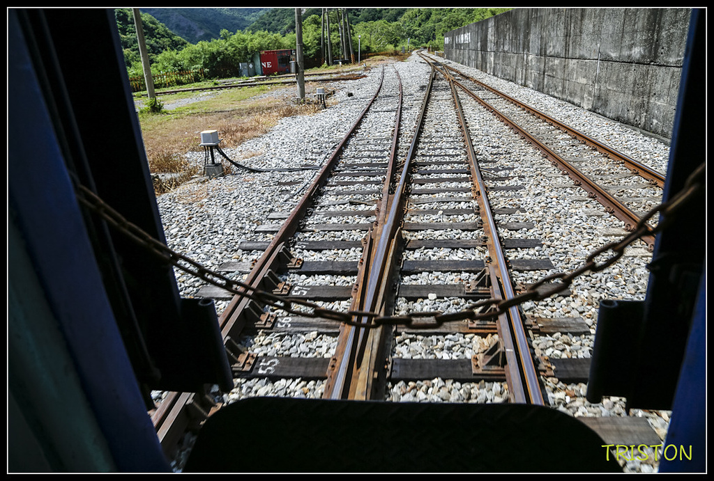 _H1A8211.jpg - 20171004 3671次藍皮普通車+鎮安車站