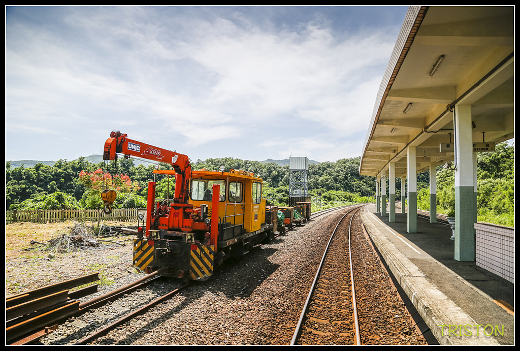 _H1A8257.jpg - 20171004 3671次藍皮普通車+鎮安車站