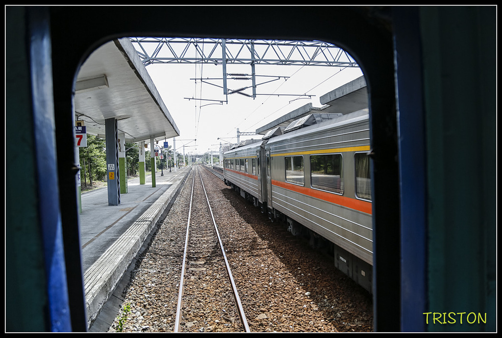 _H1A8469.jpg - 20171004 3671次藍皮普通車+鎮安車站