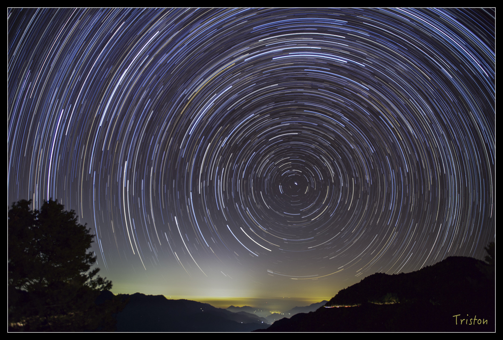 Startrails.jpg - 20141122 塔塔加停車場拍星