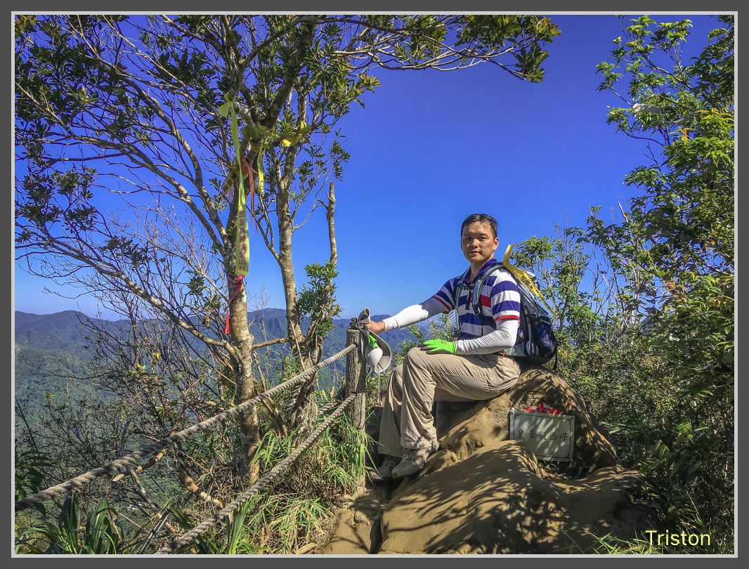 IMG_6680.jpg - 201161113 皇帝殿東西峰