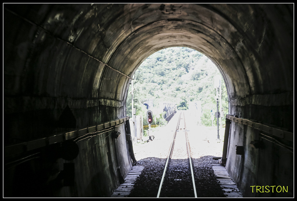 _H1A8200.jpg - 20171004 3671次藍皮普通車+鎮安車站