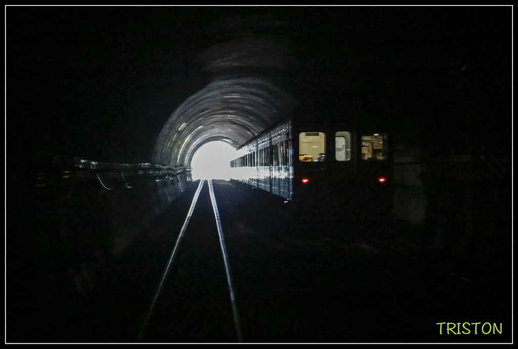 _H1A8239.jpg - 20171004 3671次藍皮普通車+鎮安車站