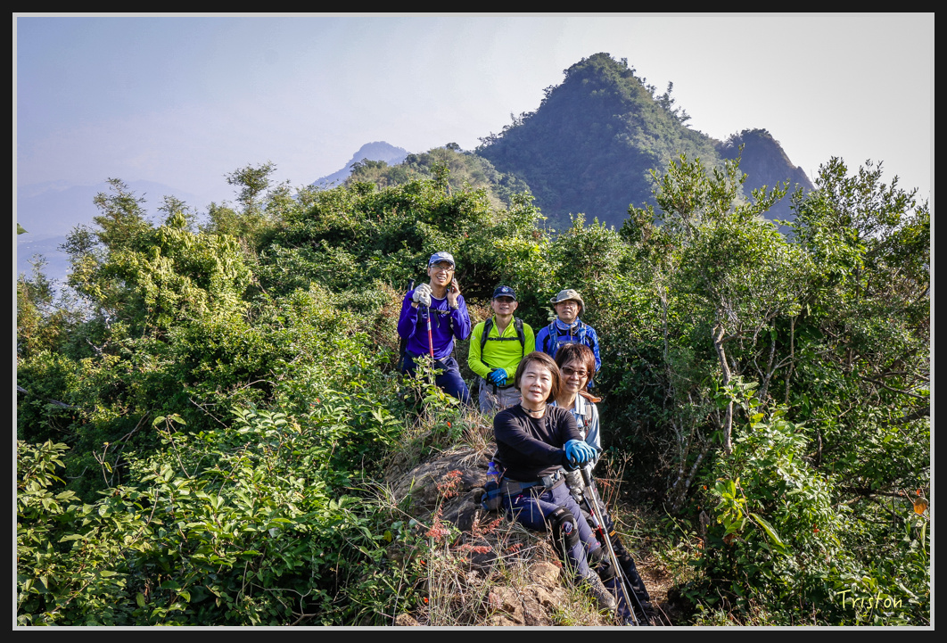 _MG_0493.jpg - 201161217 旗靈縱走