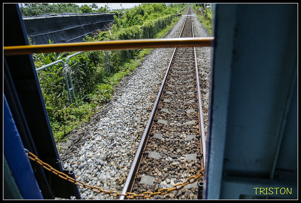 _H1A8436.jpg - 20171004 3671次藍皮普通車+鎮安車站