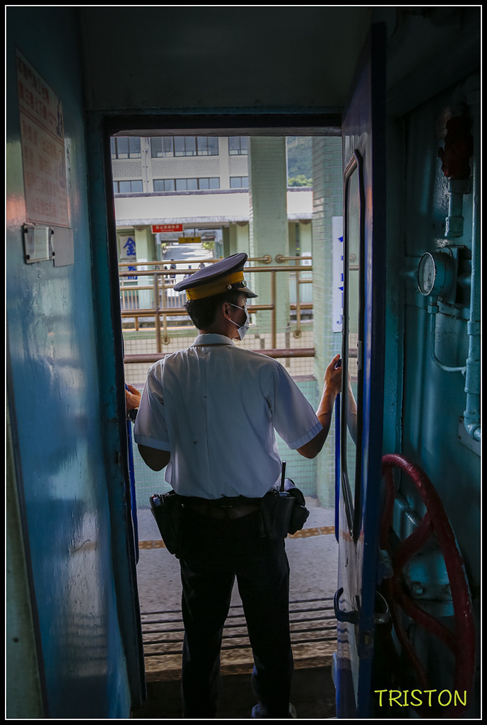 _H1A8390.jpg - 20171004 3671次藍皮普通車+鎮安車站