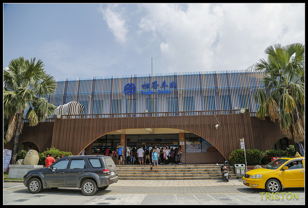 _H1A8095.jpg - 20171004 3671次藍皮普通車+鎮安車站