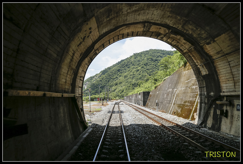 _H1A8213.jpg - 20171004 3671次藍皮普通車+鎮安車站