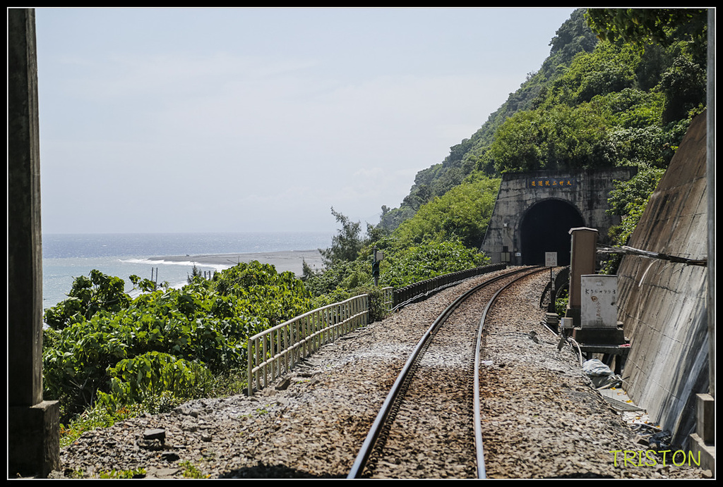 _H1A8366.jpg - 20171004 3671次藍皮普通車+鎮安車站