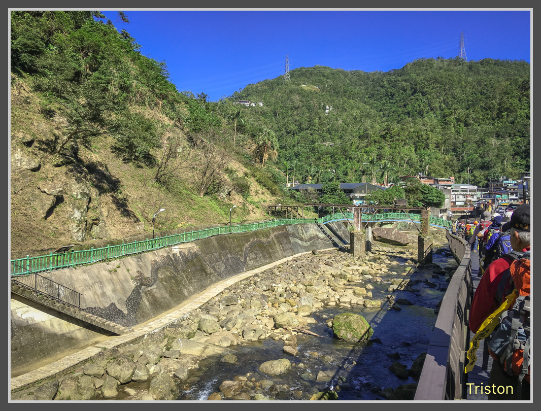 IMG_5201.jpg - 201161113 皇帝殿東西峰