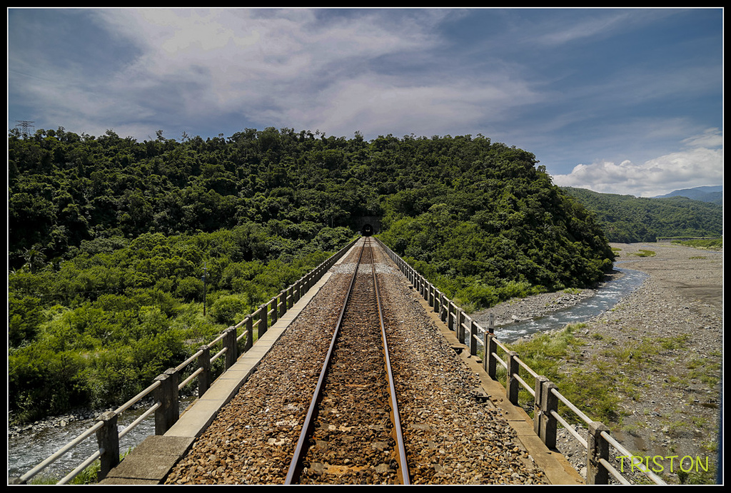 _H1A8275.jpg - 20171004 3671次藍皮普通車+鎮安車站